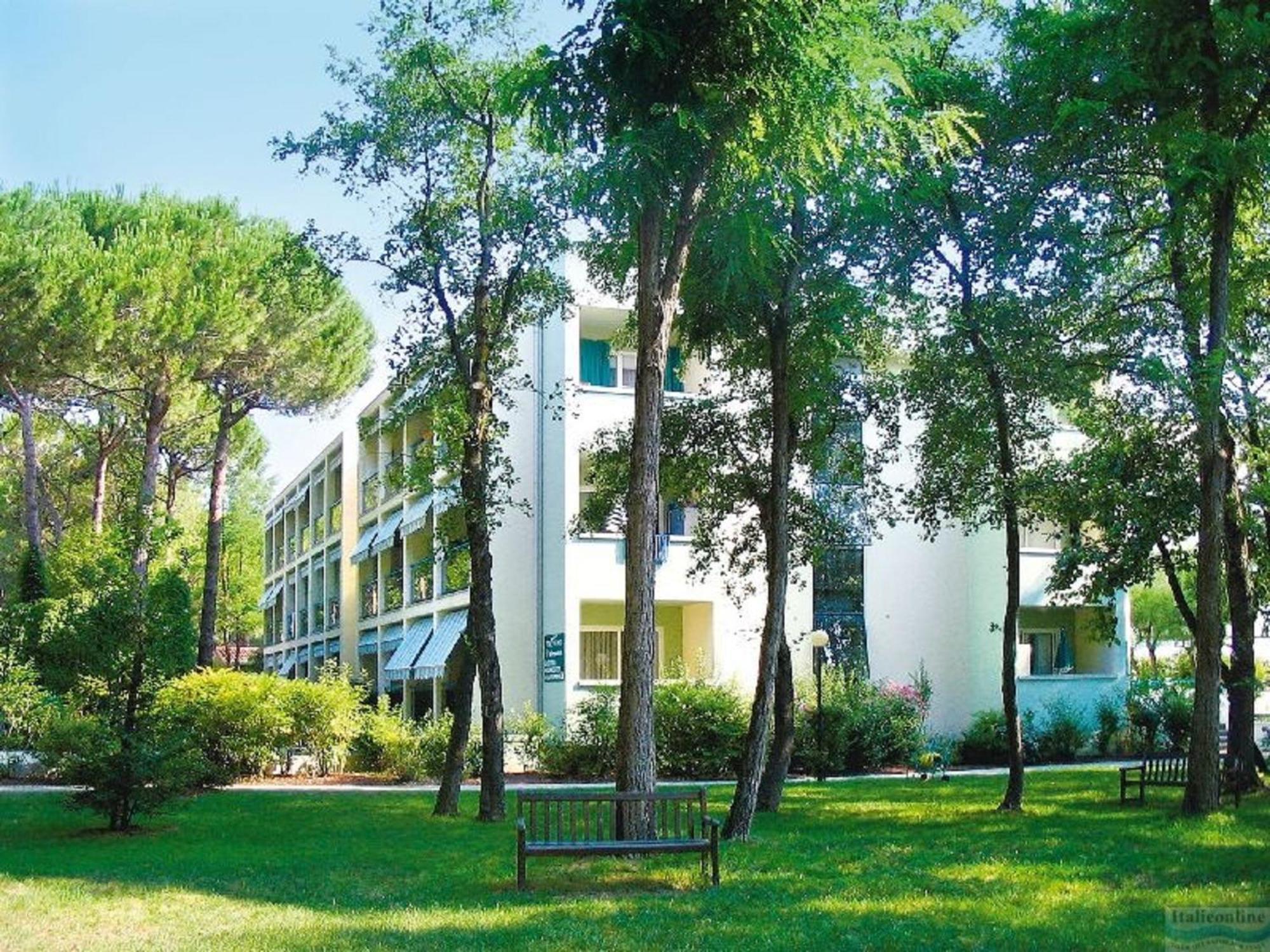 Residence Pinewood Бібіоне Екстер'єр фото